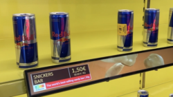 Shelf with electronic display with further nutrition information of the product in the shelf